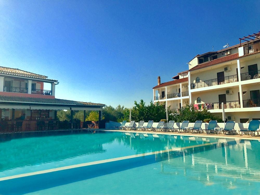 Bruskos Hotel Agios Georgios  Exterior photo